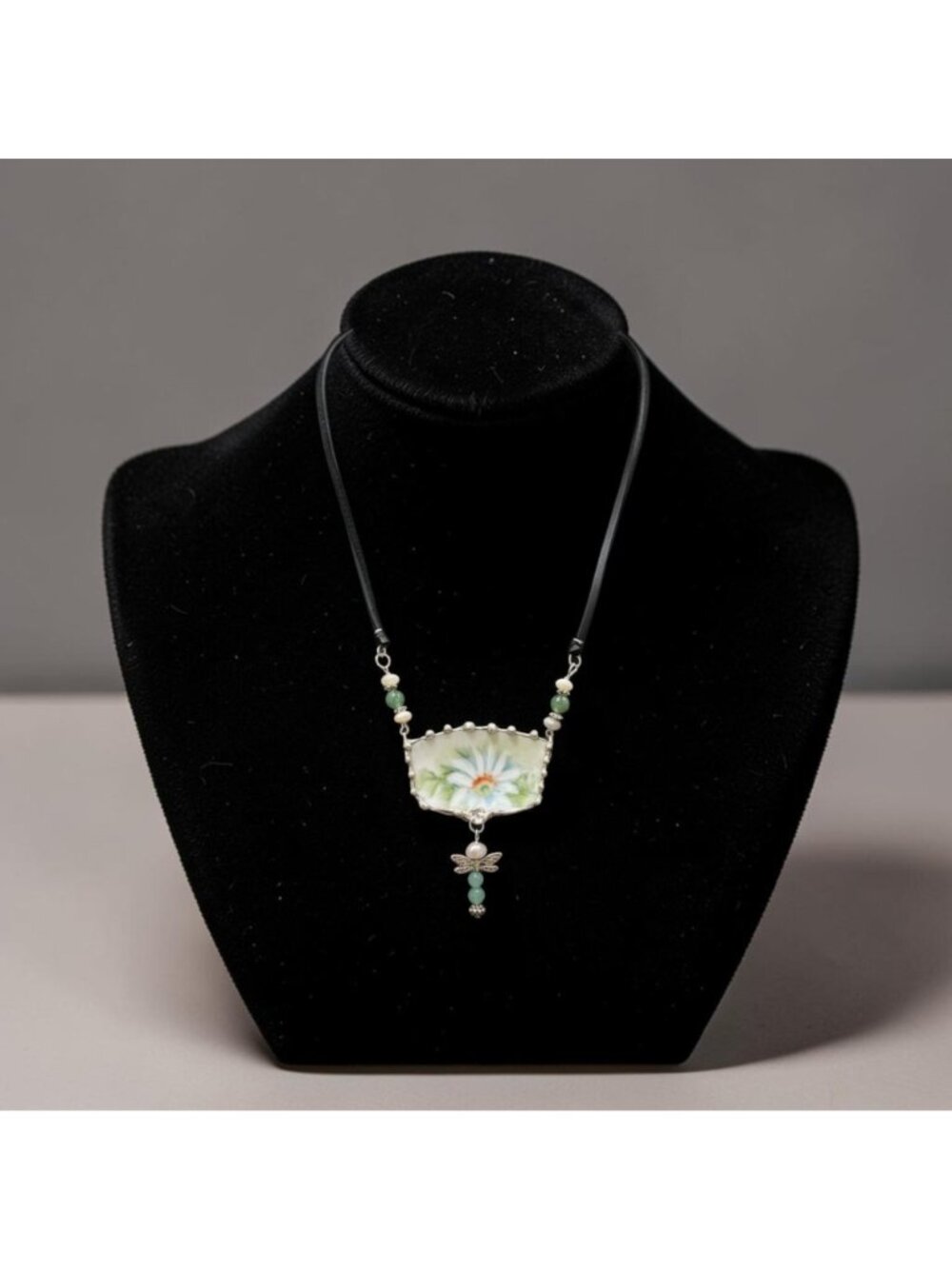 Broken China Daisies Pendant Jade Dragonfly Moonstone & Green Aventurine Leather - Picture 3 of 11